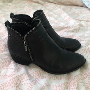 Lucky Brand Basel booties